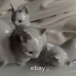 1930's Signed White Art Deco Zsolnay Porcelain Cat Family Kitten Cub Pet Old