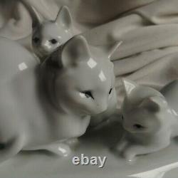 1930's Signed White Art Deco Zsolnay Porcelain Cat Family Kitten Cub Pet Old