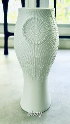 AK Kaiser Original 1970s OP Art Biscuit Porcelain Vase Germany Art Deco MINT