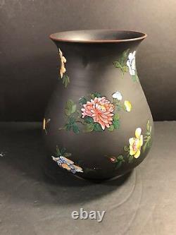 An Antique Wedgwood Etruria Porcelain Vase, Art Deco/ England Circa 1940/ Basalt