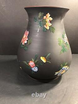 An Antique Wedgwood Etruria Porcelain Vase, Art Deco/ England Circa 1940/ Basalt