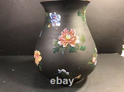An Antique Wedgwood Etruria Porcelain Vase, Art Deco/ England Circa 1940/ Basalt