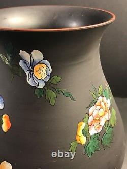 An Antique Wedgwood Etruria Porcelain Vase, Art Deco/ England Circa 1940/ Basalt