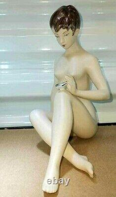 Antique Art Deco Royal Dux Porcelain Nude with Butterfly, 7.5 x 7.5