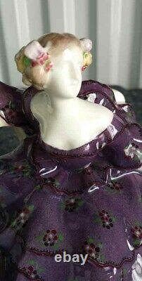 Antique Austrian Goldscheider Wien Porcelain Figurine, 6 H