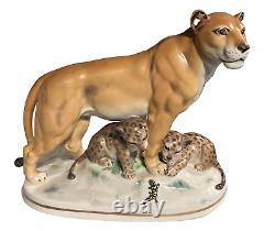 Antique Hertwig katzhutte germany porcelain figurine Lion with Cubs Large Rare