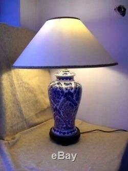 Antique quality Large blue and white Oriental style ceramic table lamp