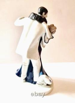 Art Deco Style PIERROT DANCING WITH A LADY HEUBACH PORCELAIN (1920)