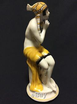 Art déco superbe figurine féminine en porcelaine cira 1920 signée