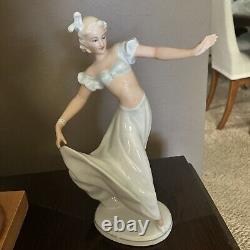 C. 1938 German Art Deco Porcelain Figurine, Wallendorf Schaubach Kunst'Dancer