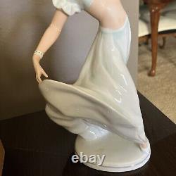 C. 1938 German Art Deco Porcelain Figurine, Wallendorf Schaubach Kunst'Dancer