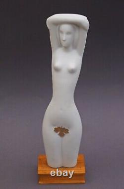 Czech Art / Royal Dux Atelier / Nude Girl / Design V. Daniel ca. 1960 (# 12436)