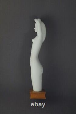 Czech Art / Royal Dux Atelier / Nude Girl / Design V. Daniel ca. 1960 (# 12436)