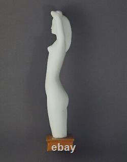 Czech Art / Royal Dux Atelier / Nude Girl / Design V. Daniel ca. 1960 (# 12436)