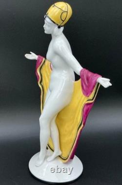 Galluba And Hofmann Porcelain Art Deco Statue. Damage to left hand