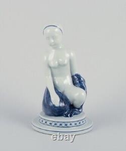 Georg Thylstrup, Royal Copenhagen. Art Deco porcelain figurine of nude woman