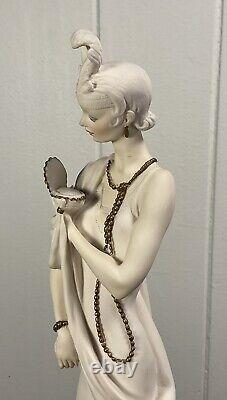 Giuseppe Armani Figurine Lady/ Powder Puff Capodimonte No. 0392 1987 Italy Signed