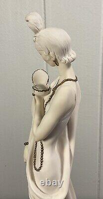 Giuseppe Armani Figurine Lady/ Powder Puff Capodimonte No. 0392 1987 Italy Signed