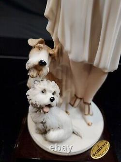 Giuseppe Armani Lady Figurine Priscilla #0690F Lady with Dogs Made in Italy