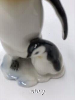 Hutschenreuther Germany Penguin & Baby Porcelain Figurine Auchtzinger Signed 5