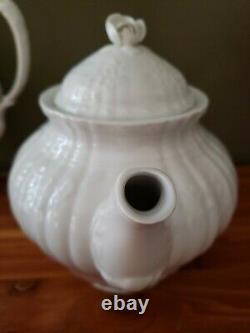 KPM Berlin Porcelain TEA POT ROCAILE BLANC chine Rose finial RARE