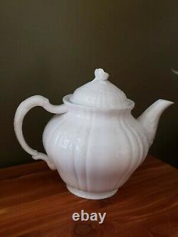 KPM Berlin Porcelain TEA POT ROCAILE BLANC chine Rose finial RARE