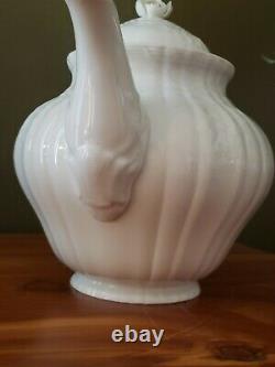 KPM Berlin Porcelain TEA POT ROCAILE BLANC chine Rose finial RARE