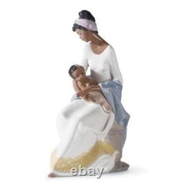Lladro 01006851 A MOTHER'S EMBRACE #6851 in Box