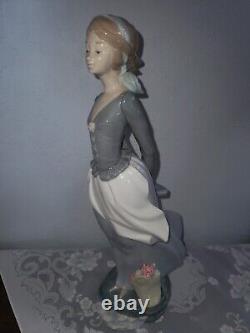 Lladro #4922 Sea Breeze, Brisa Marina, Porcelain, Made In Spain, Retired With Box