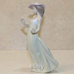 Lladró Nao Porcelain Figurine Gentle Breeze 10 Tall Girl/Young Lady