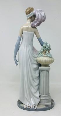 Lladro Porcelain Figurine #5283 Charleston Socialite 1920s Art Deco, Mint