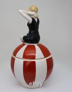 Porcelain Art Deco-German Style Art Nouveau Style Sexy Bathing Beauty Nice Figur