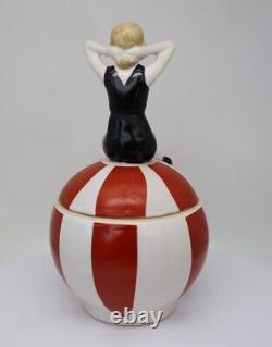 Porcelain Art Deco-German Style Art Nouveau Style Sexy Bathing Beauty Nice Figur