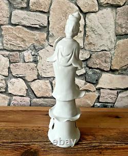 Pretty rare white china porcelain statue representing GUANYIN 20th century decoration ++