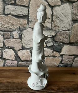 Pretty rare white china porcelain statue representing GUANYIN 20th century decoration ++