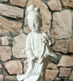 Pretty rare white china porcelain statue representing GUANYIN 20th century decoration ++