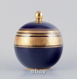 Rosenthal, Germany. Lidded Art Deco bowl in porcelain in royal blue and gold
