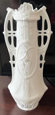 Royal Dux Art Nouveau Deco Pottery Porcelain Vase Czech Republic White
