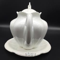 Shelley fine bone china'Dainty White' shape (1925-45) Teapot with Trivet VGC