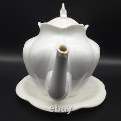 Shelley fine bone china'Dainty White' shape (1925-45) Teapot with Trivet VGC