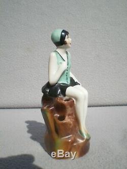 Statuette en porcelaine femme baigneuse art deco vintage bathing beauty figurine