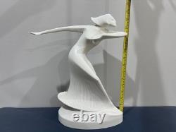 Theo Vos HUTSCHENREUTHER ART DECO PORCELAIN FIGURE OF A DANCER circa 1925 (DDZ)