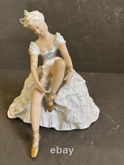 Unterweissbach vintage from 1950 Art deco Porcelain Figurine Statuette Ballerina