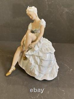 Unterweissbach vintage from 1950 Art deco Porcelain Figurine Statuette Ballerina