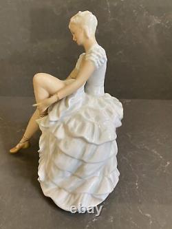 Unterweissbach vintage from 1950 Art deco Porcelain Figurine Statuette Ballerina