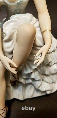 Unterweissbach vintage from 1950 Art deco Porcelain Figurine Statuette Ballerina