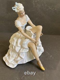 Unterweissbach vintage from 1950 Art deco Porcelain Figurine Statuette Ballerina