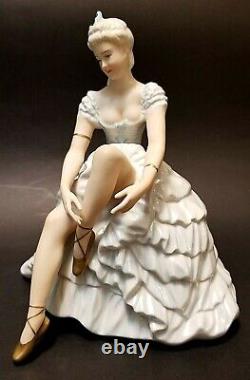 Unterweissbach vintage from 1950 Art deco Porcelain Figurine Statuette Ballerina