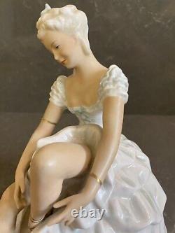 Unterweissbach vintage from 1950 Art deco Porcelain Figurine Statuette Ballerina