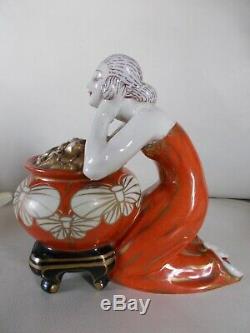 Veilleuse lampe art deco 1930 statuette femme en porcelaine sculpture lamp 30s